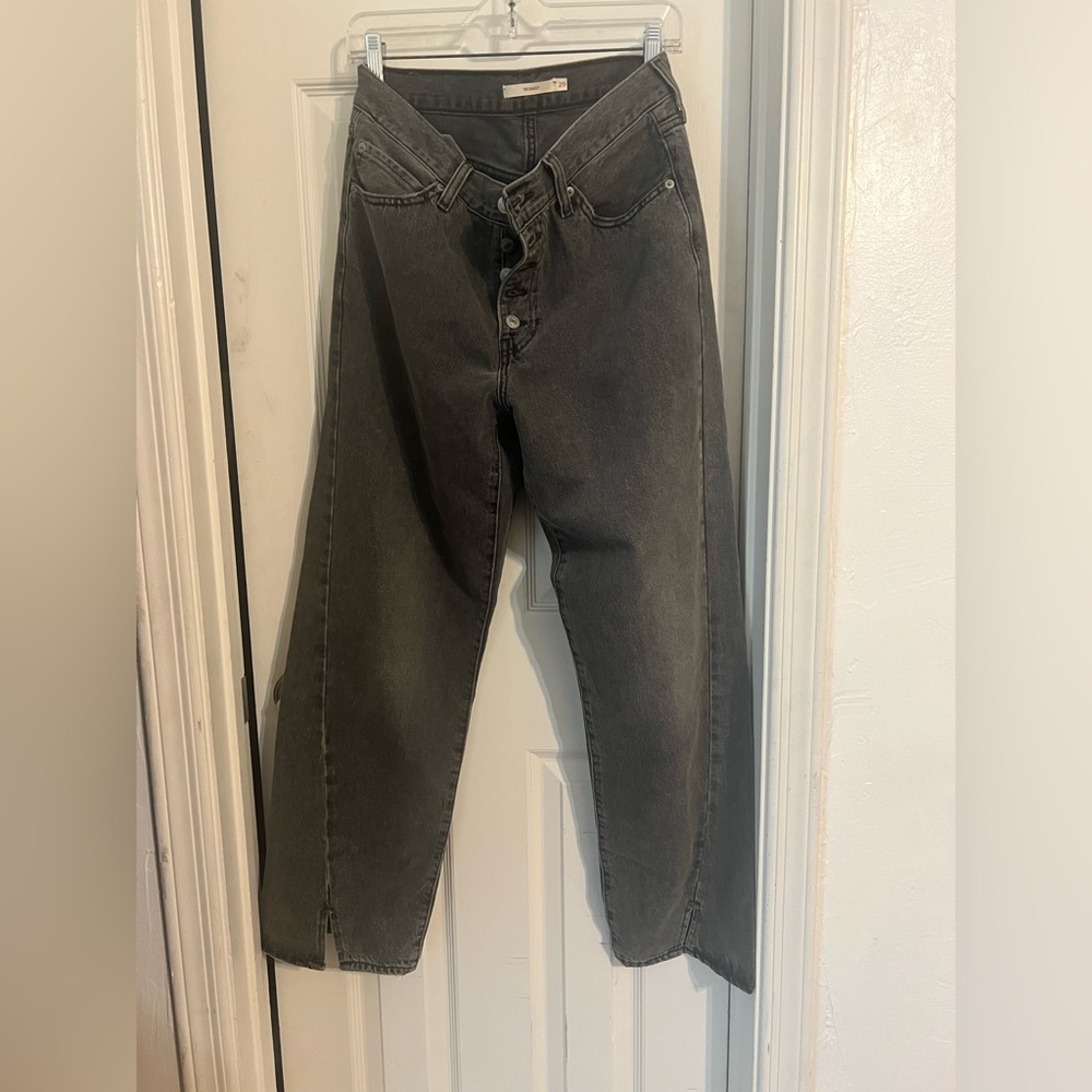 Levi’s 94 baggy jeans